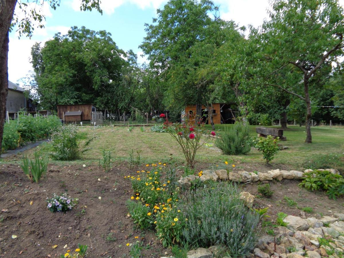 Le Pre De La Rue Bed & Breakfast Bouesse Екстериор снимка
