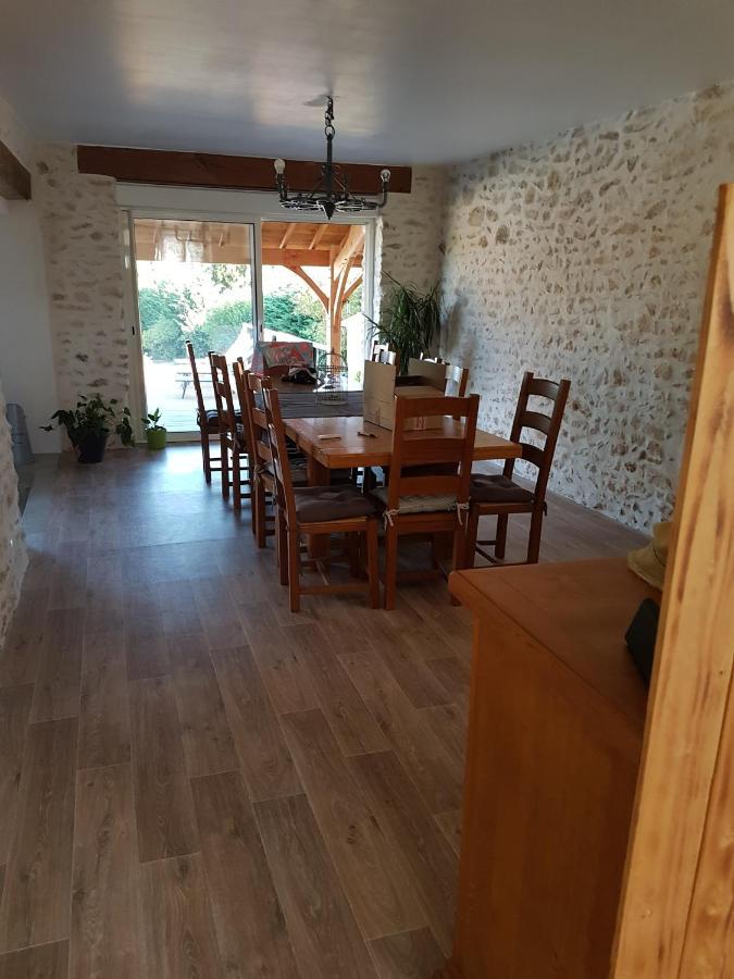 Le Pre De La Rue Bed & Breakfast Bouesse Екстериор снимка