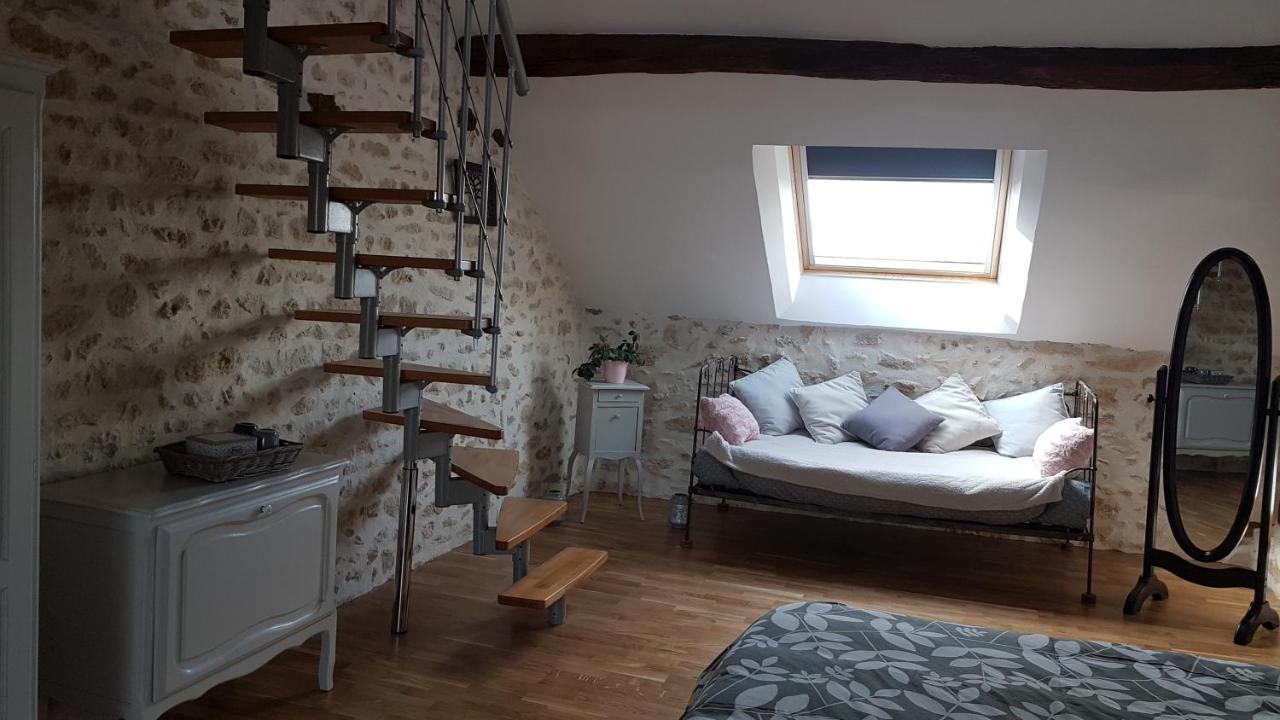 Le Pre De La Rue Bed & Breakfast Bouesse Екстериор снимка
