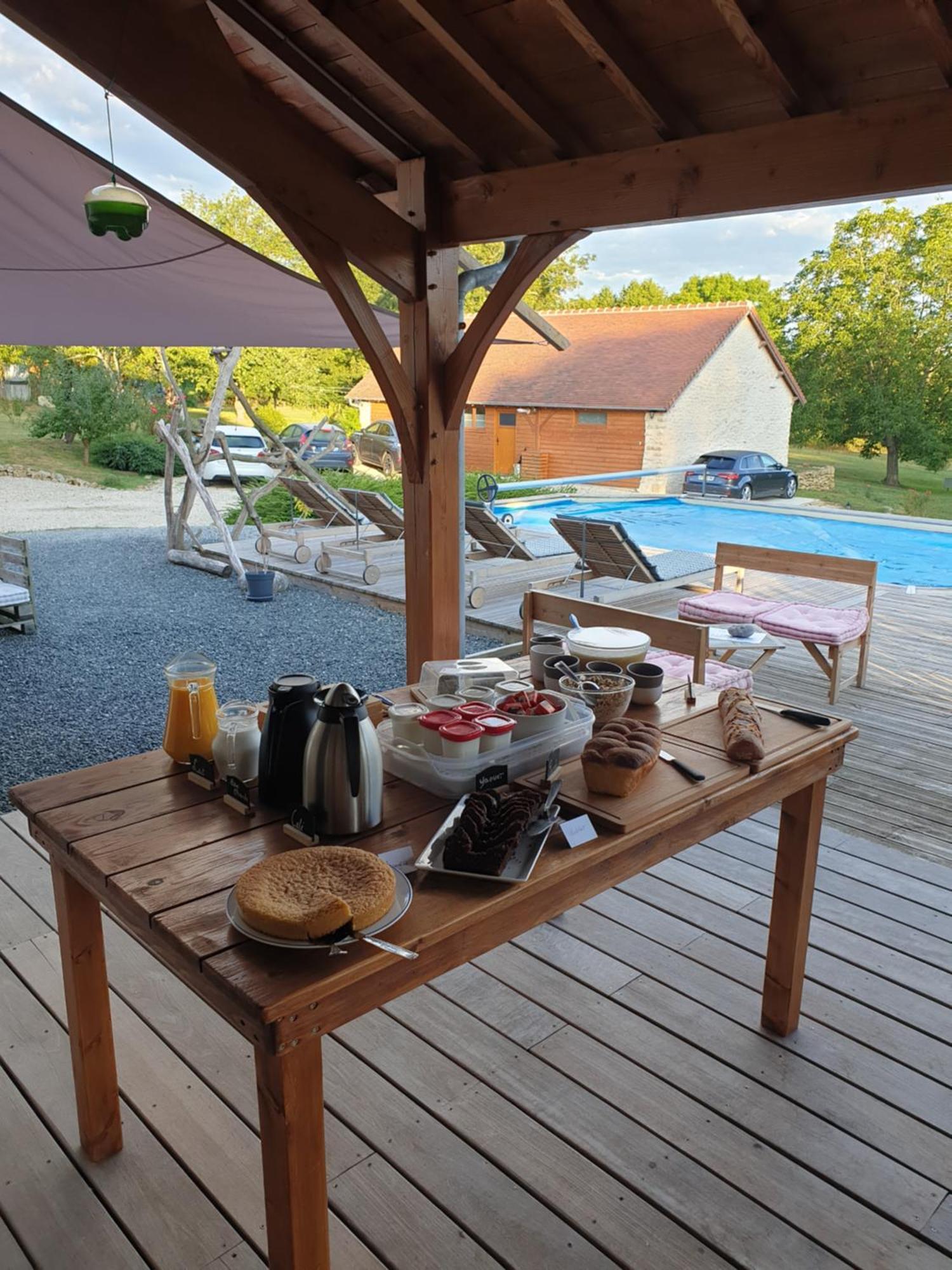 Le Pre De La Rue Bed & Breakfast Bouesse Екстериор снимка