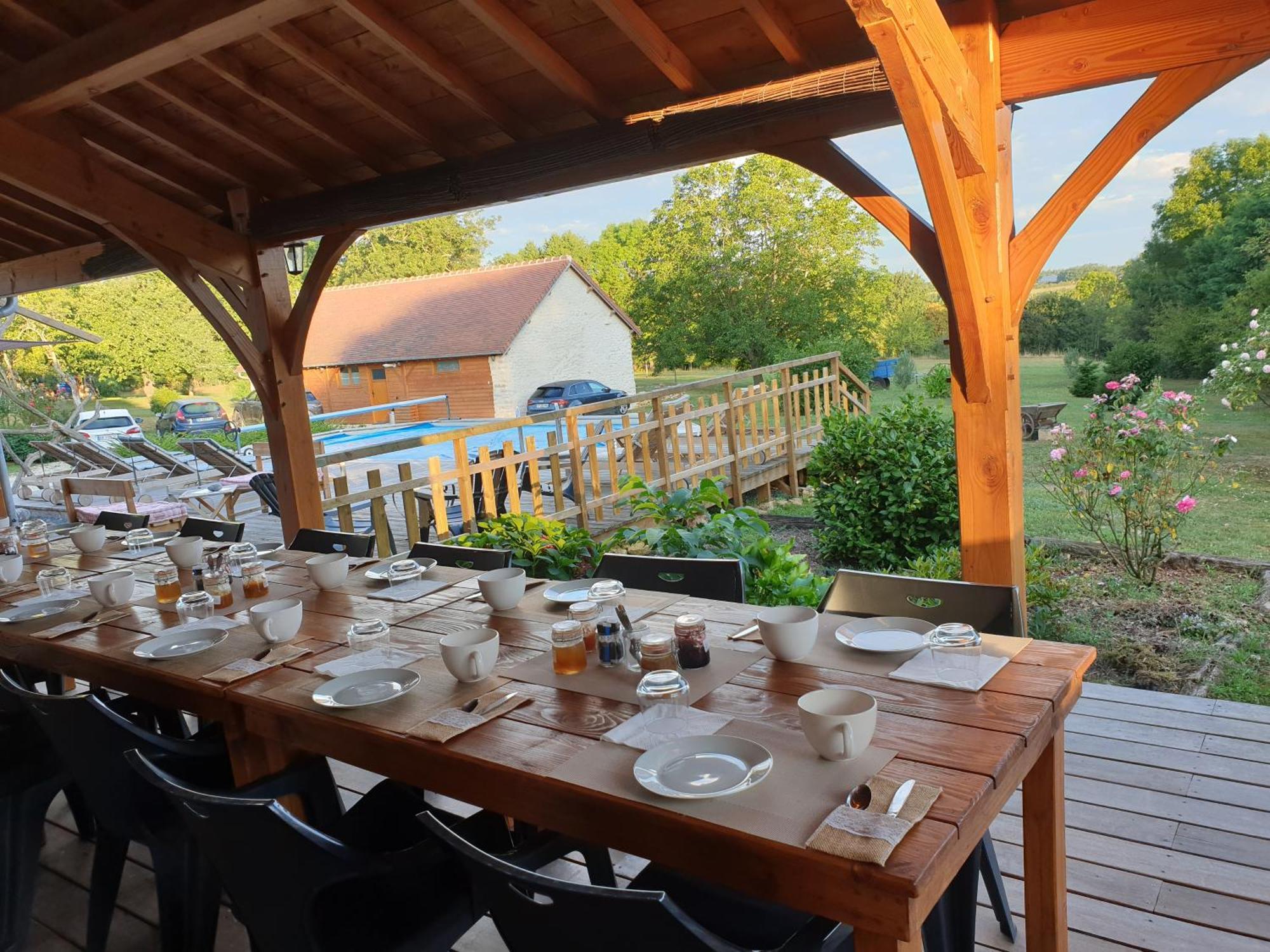 Le Pre De La Rue Bed & Breakfast Bouesse Екстериор снимка