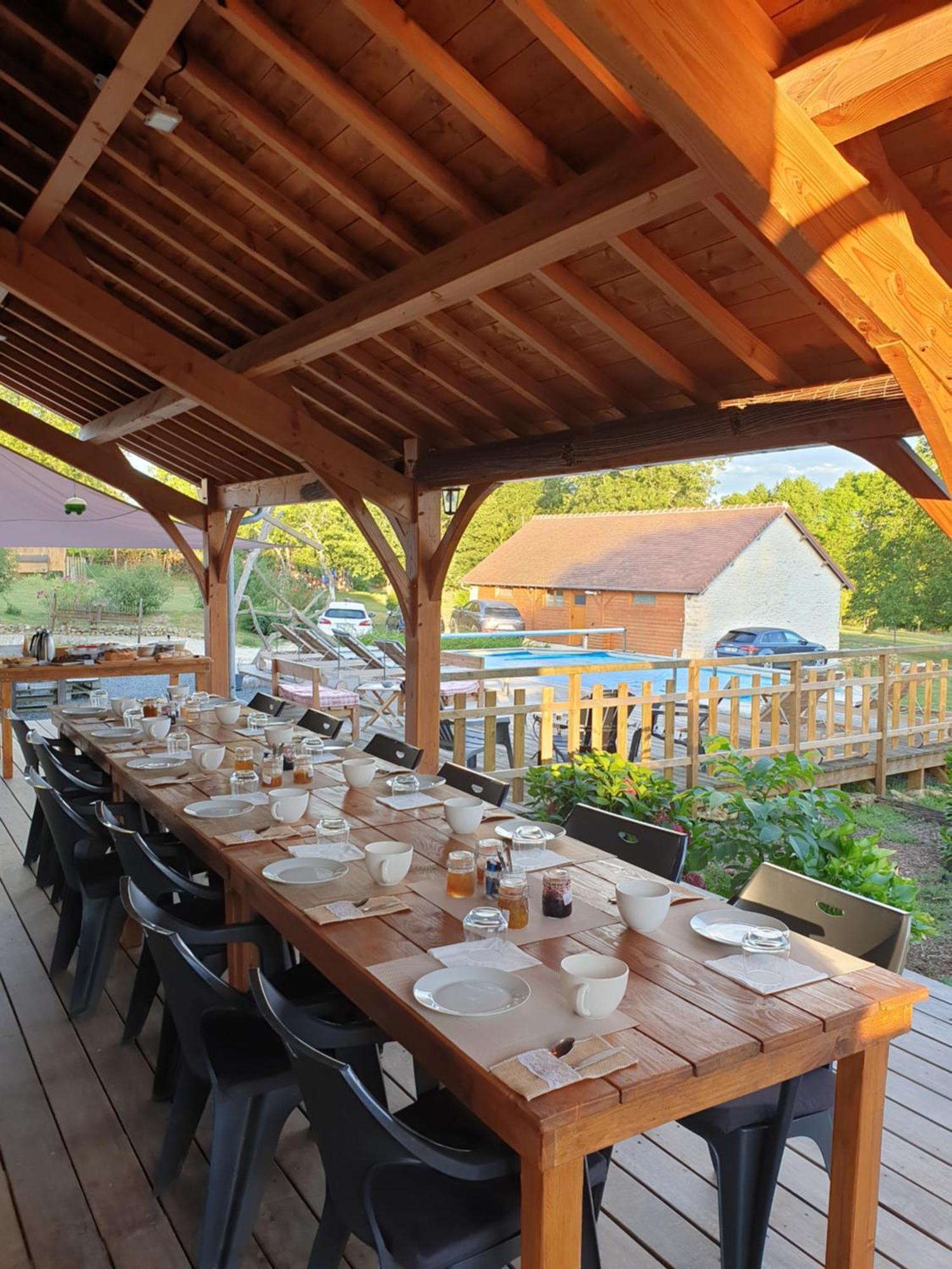 Le Pre De La Rue Bed & Breakfast Bouesse Екстериор снимка